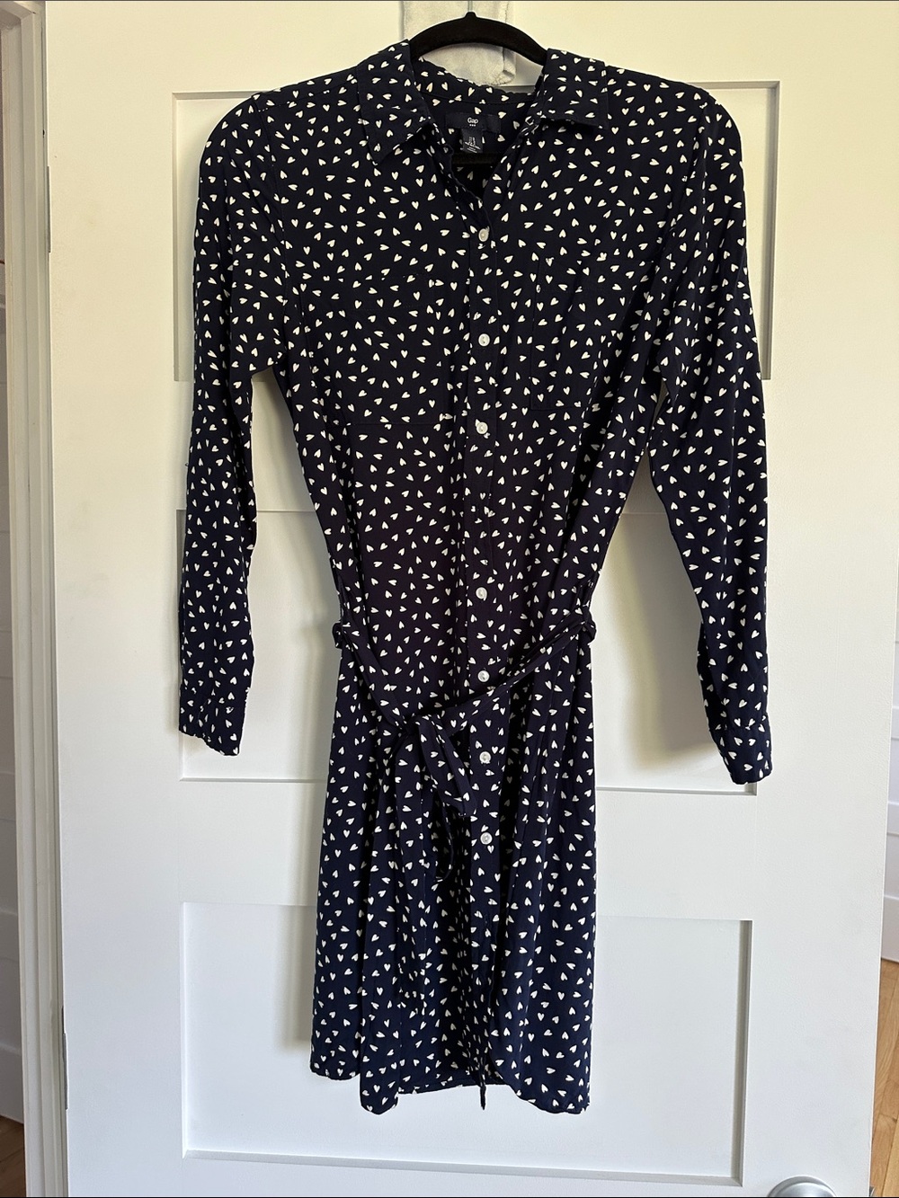 5 for $25 // Gap navy and white heart dress belted collared long sleeve small